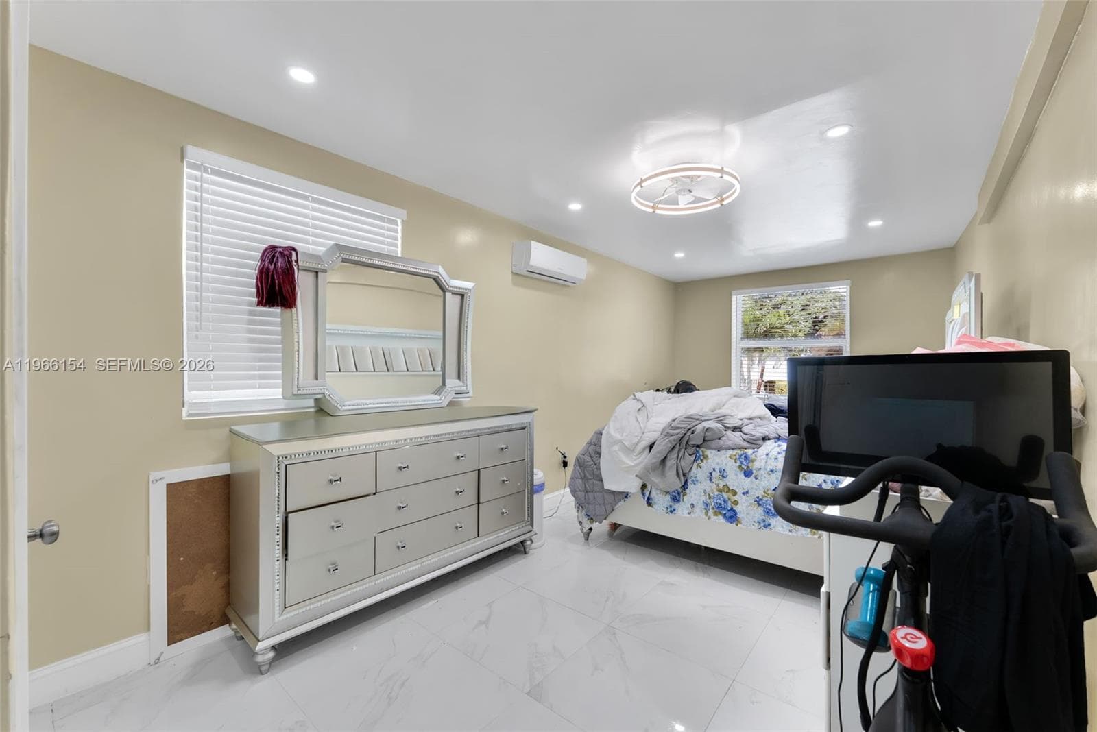860 NE 142nd St, North Miami FL 33161 — 15