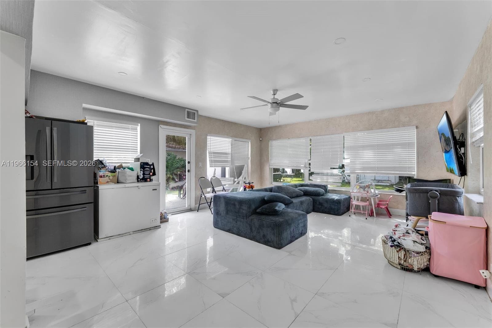 860 NE 142nd St, North Miami FL 33161 — 11