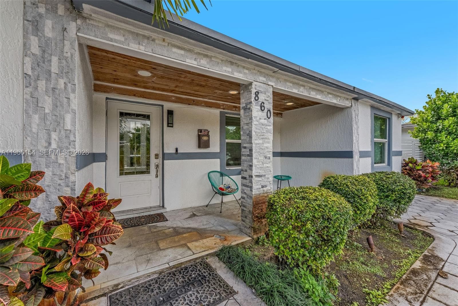 860 NE 142nd St, North Miami FL 33161 — 4