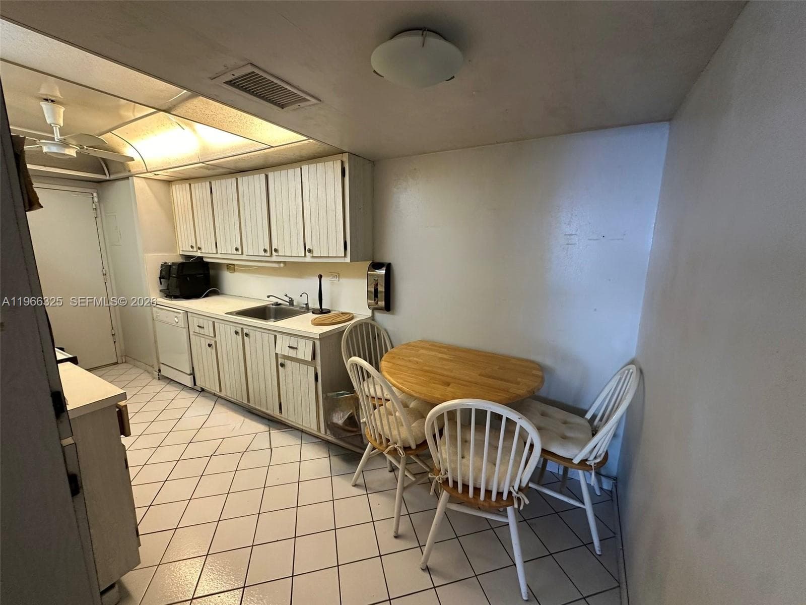 6039 Collins Ave # 1517, Miami Beach FL 33140 — 17
