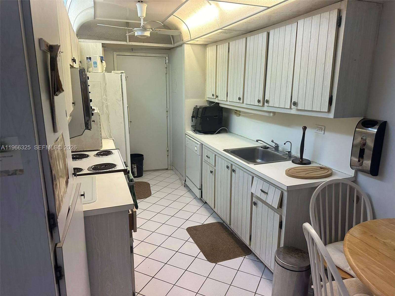 6039 Collins Ave # 1517, Miami Beach FL 33140 — 16