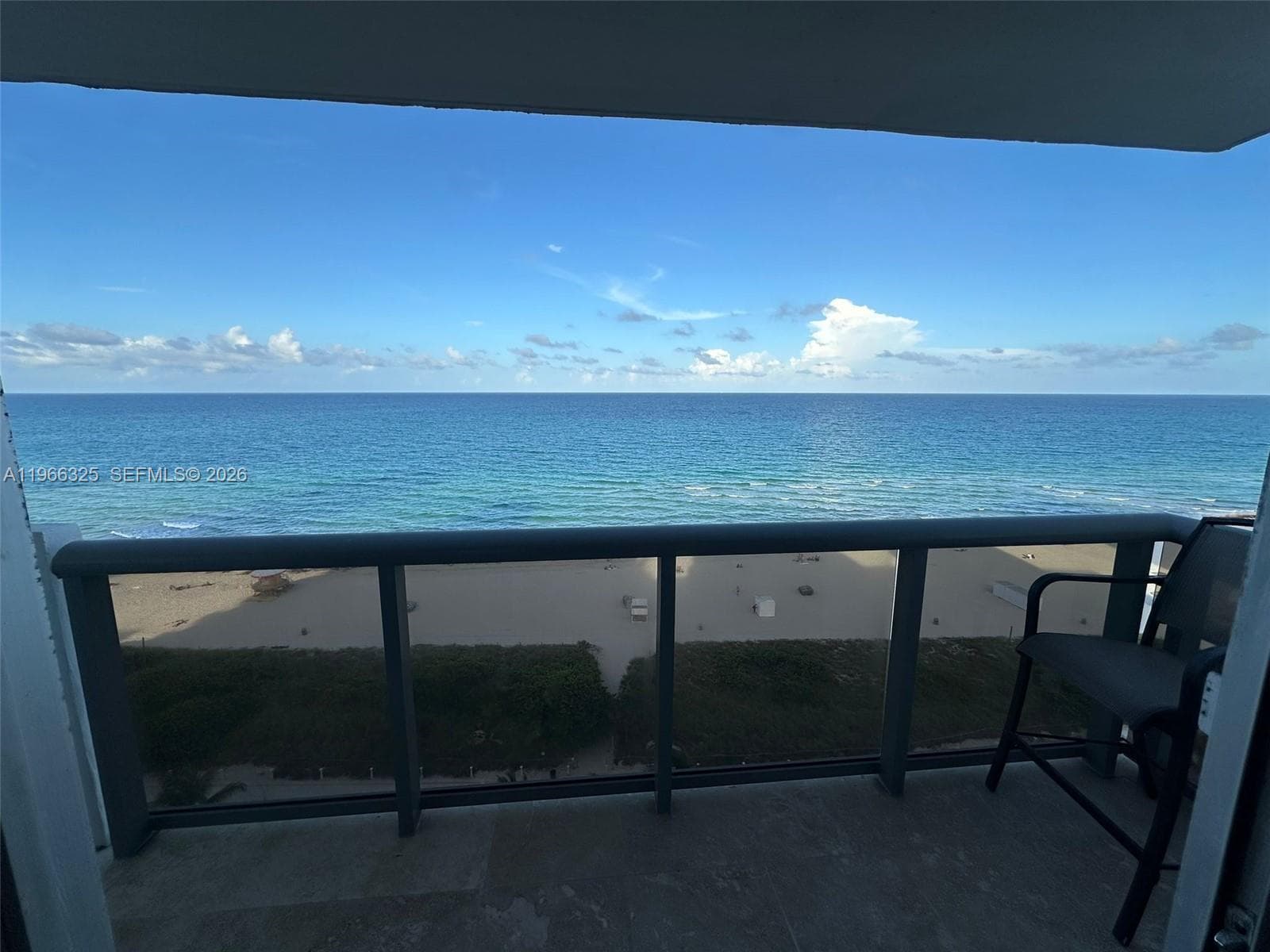 6039 Collins Ave # 1517, Miami Beach FL 33140 — 1