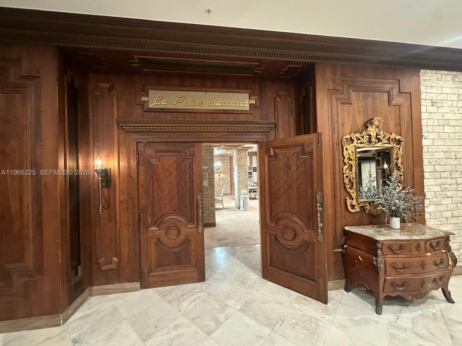 6039 Collins Ave # 1517, Miami Beach FL 33140 — 38