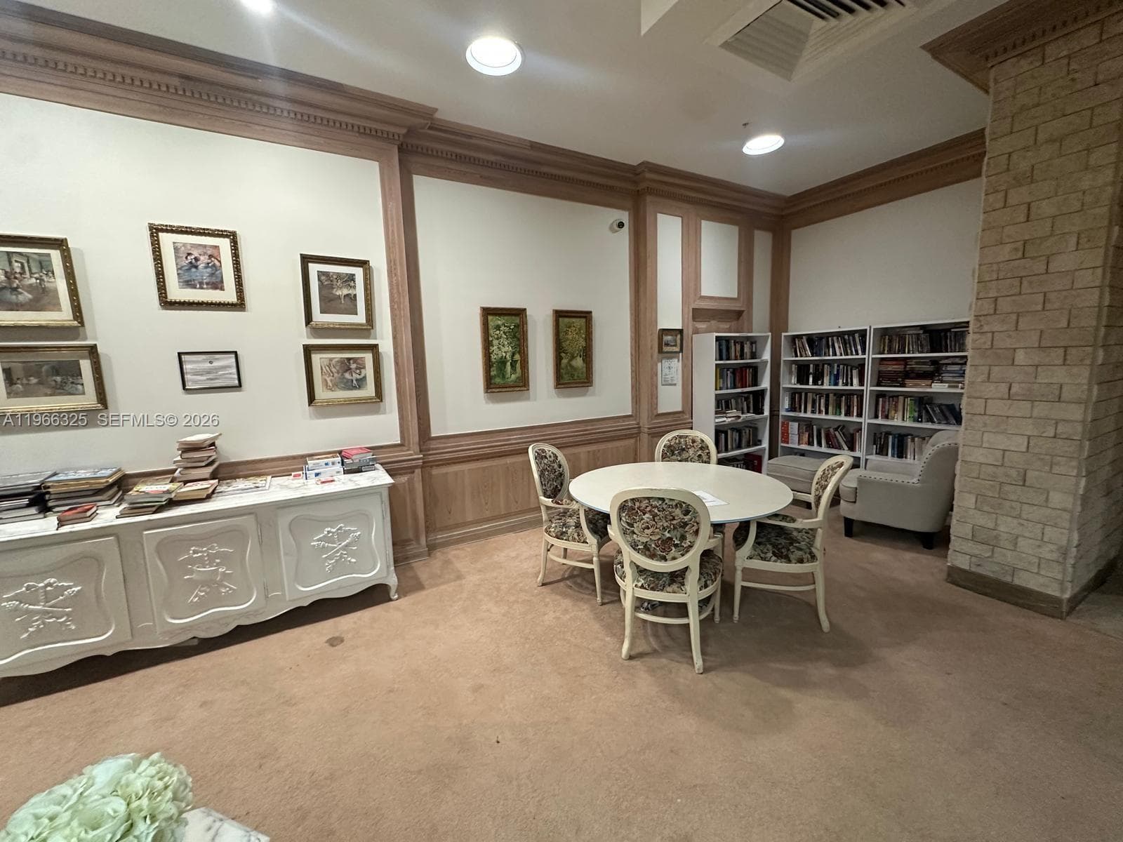 6039 Collins Ave # 1517, Miami Beach FL 33140 — 35
