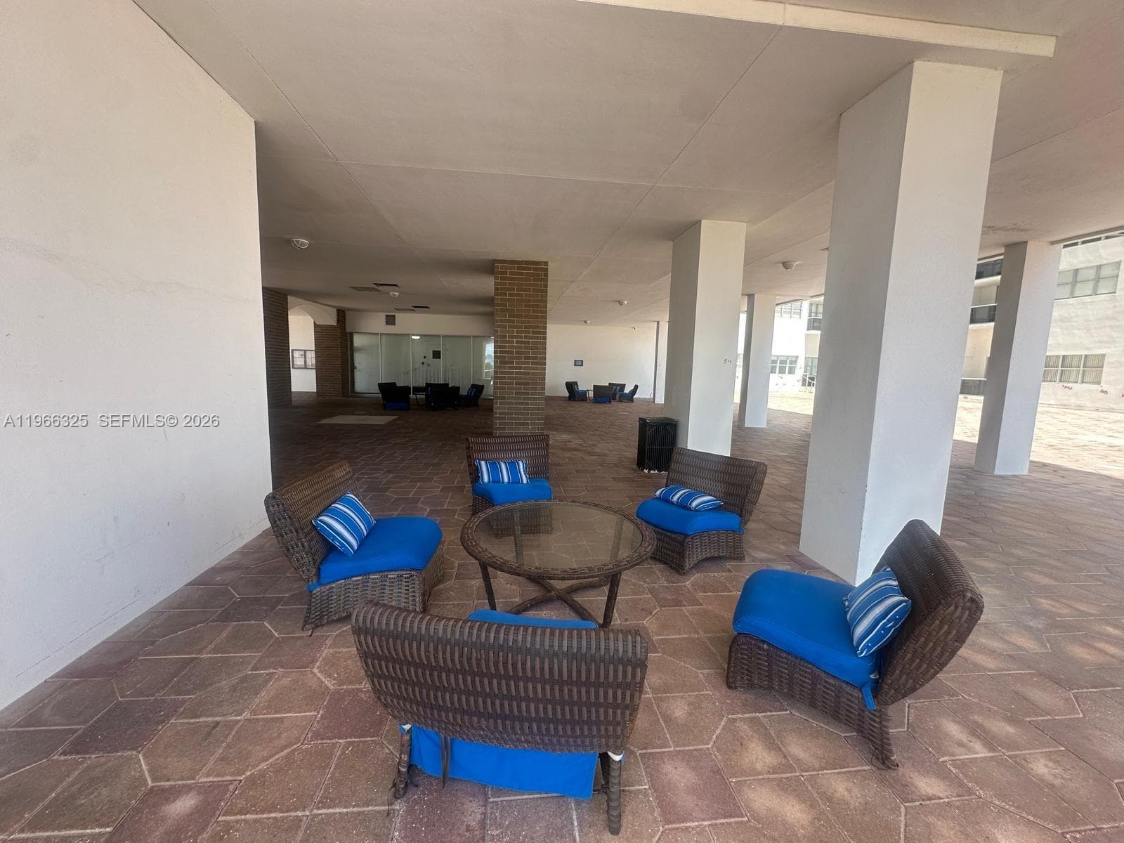 6039 Collins Ave # 1517, Miami Beach FL 33140 — 39