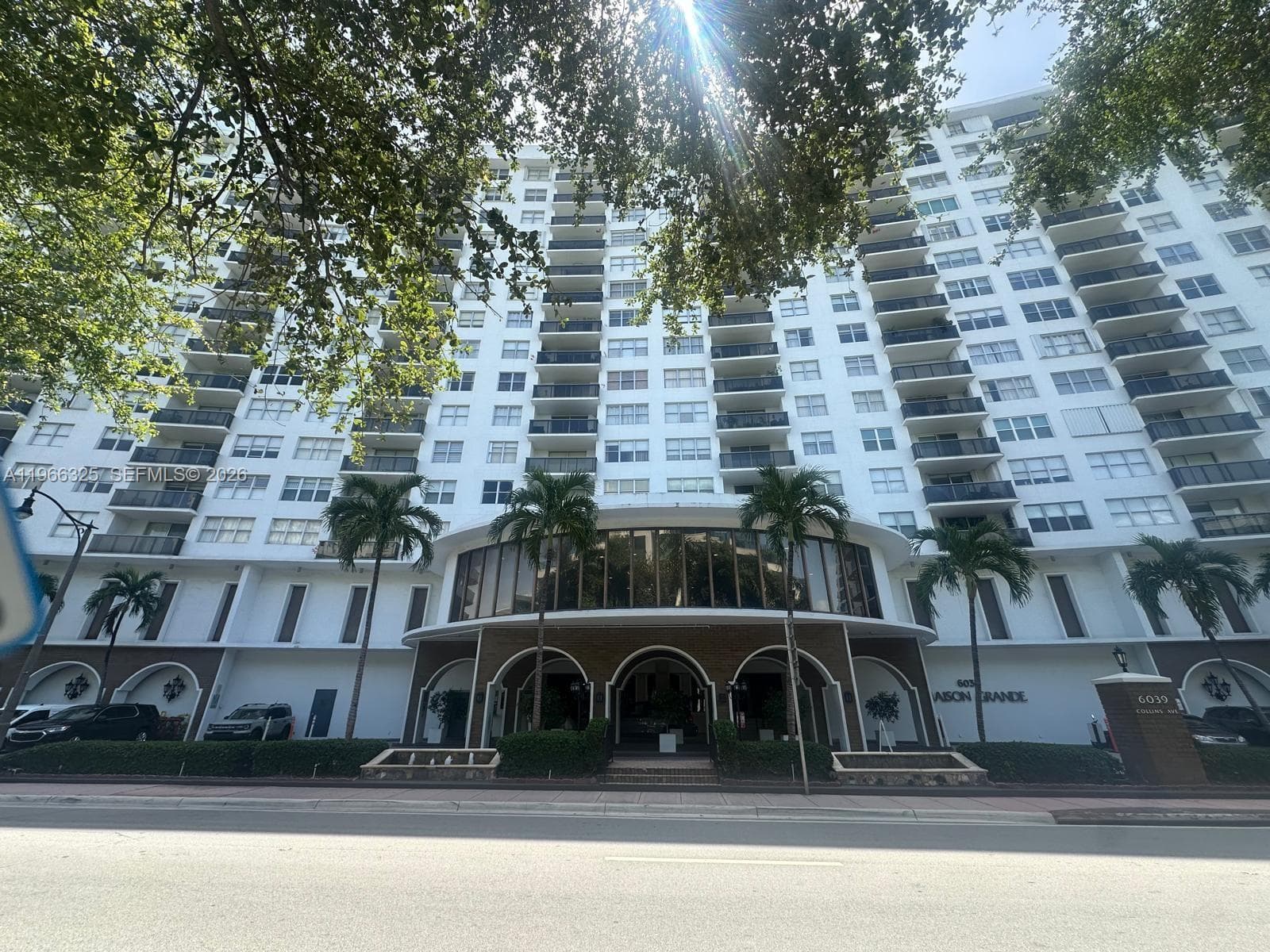 6039 Collins Ave # 1517, Miami Beach FL 33140 — 25