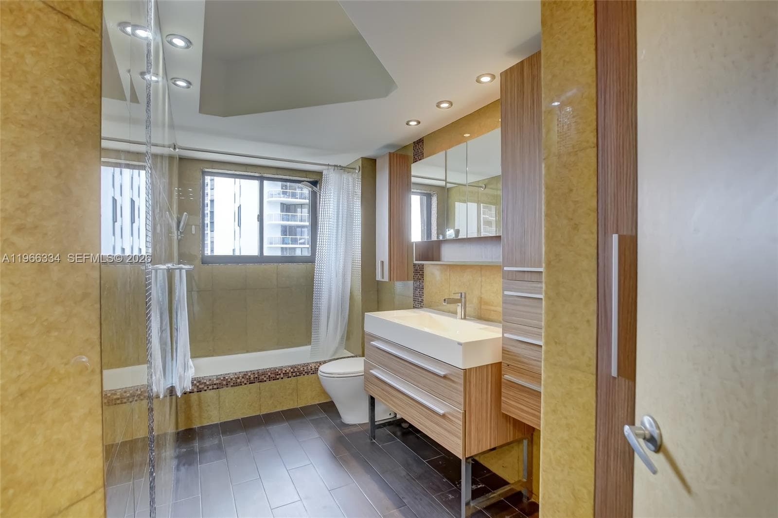 3600 Yacht Club Dr # 703, Aventura FL 33180 — 51