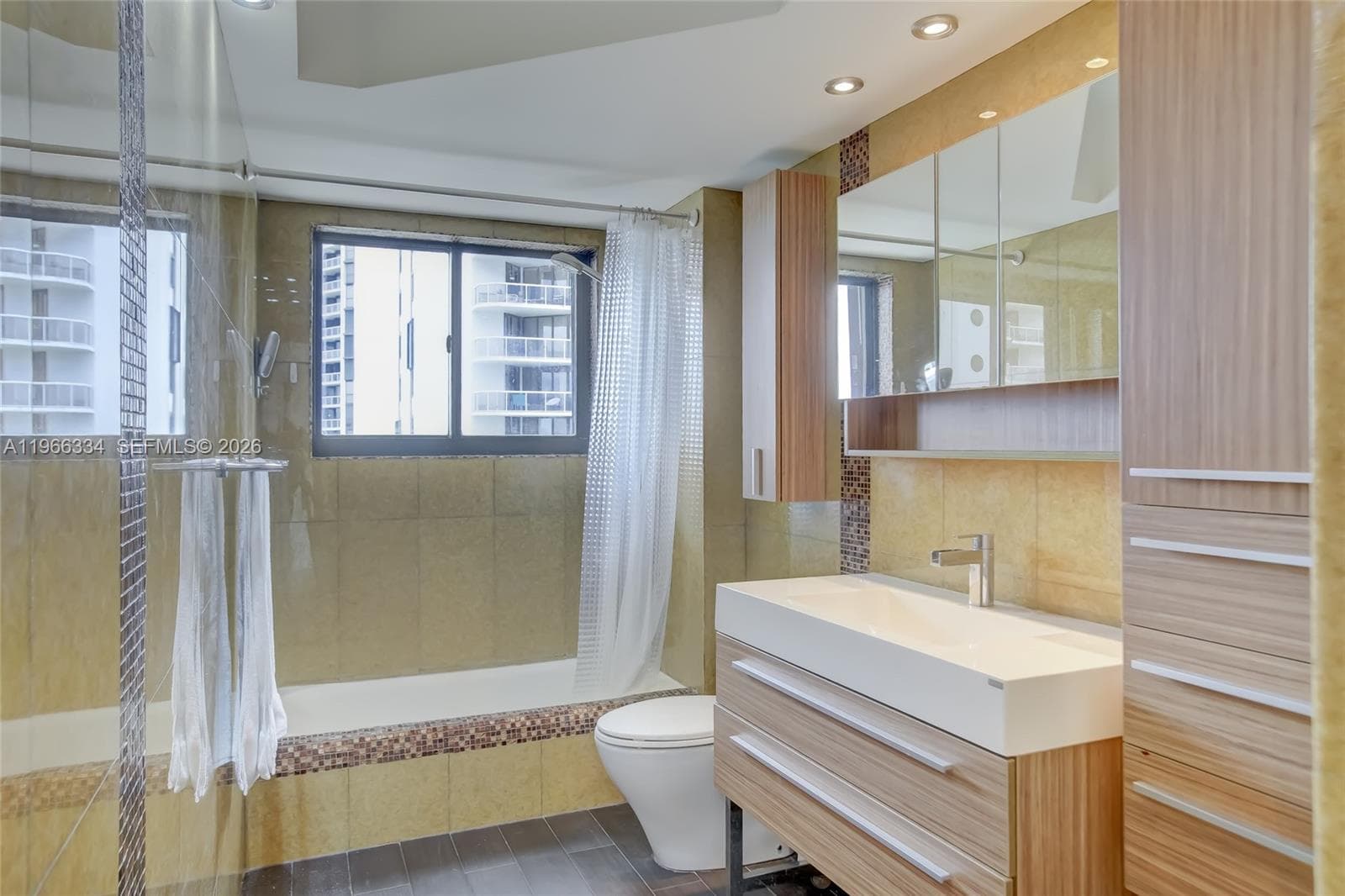 3600 Yacht Club Dr # 703, Aventura FL 33180 — 50