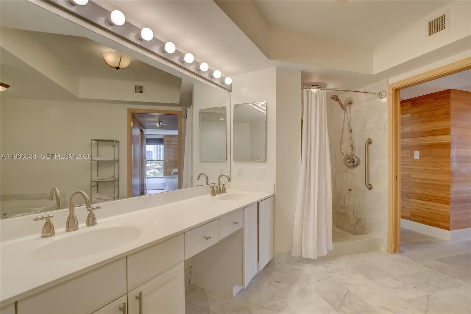 3600 Yacht Club Dr # 703, Aventura FL 33180 — 37
