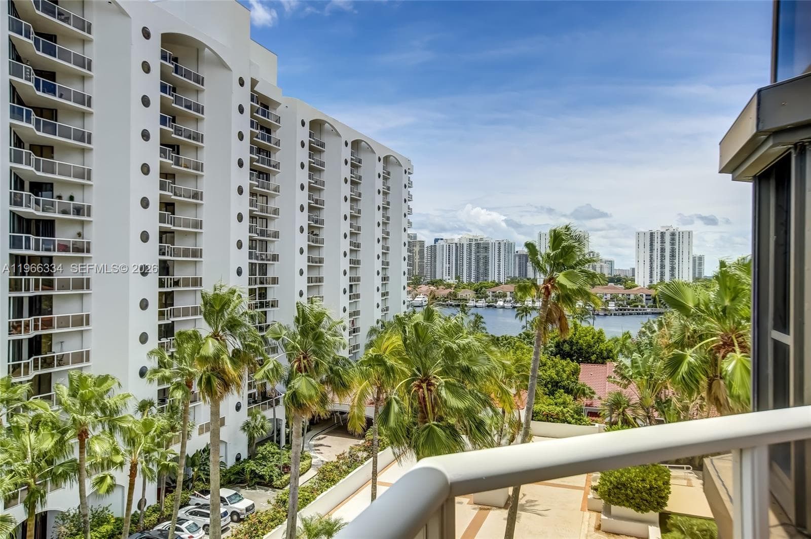 3600 Yacht Club Dr # 703, Aventura FL 33180 — 40