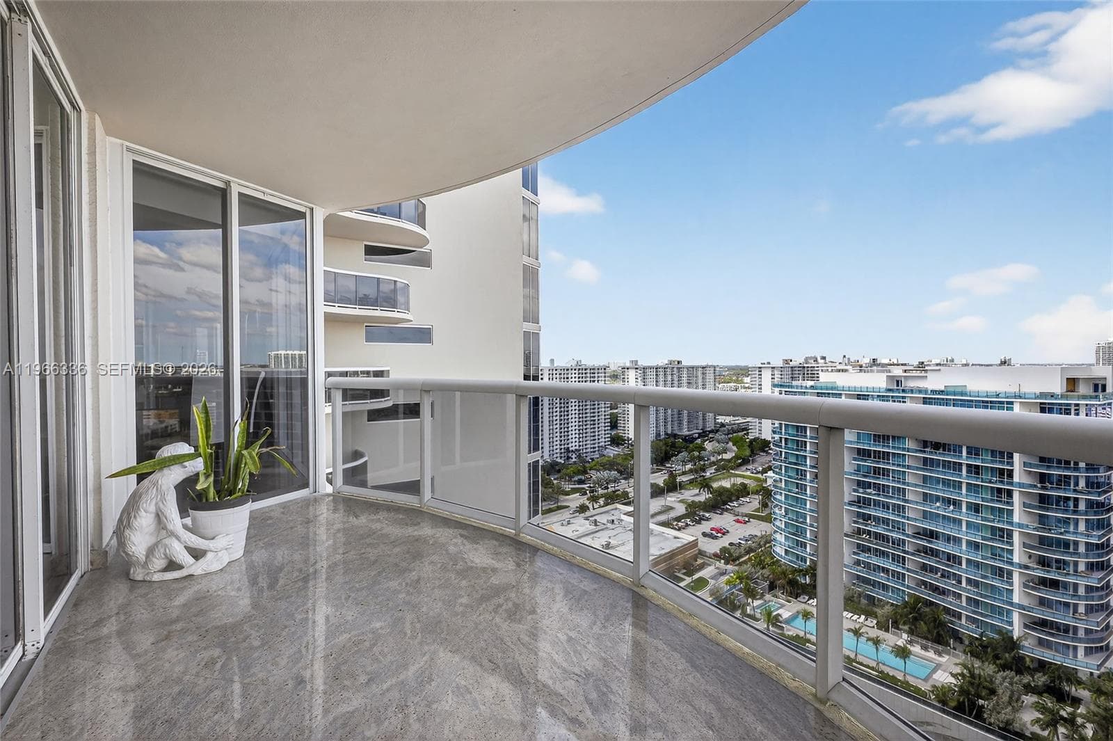 17555 Collins Ave, Sunny Isles Beach FL 33160 — 44