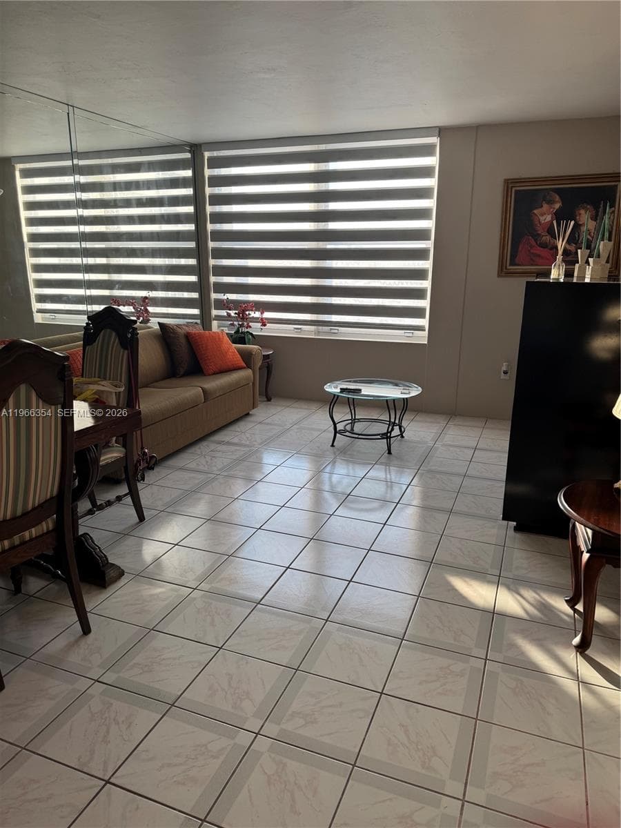 2899 Collins Ave # 936, Miami Beach FL 33140 — 23