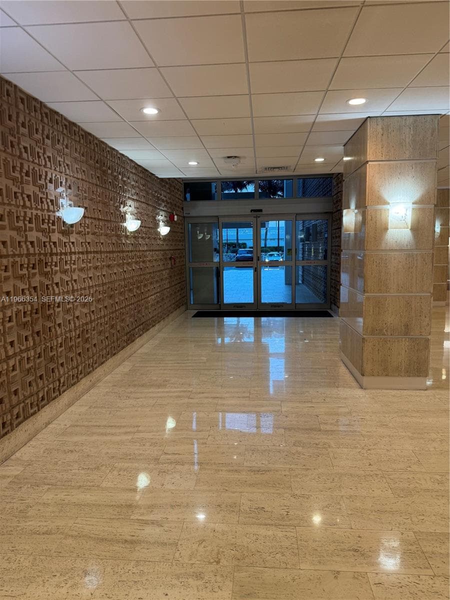 2899 Collins Ave # 936, Miami Beach FL 33140 — 17