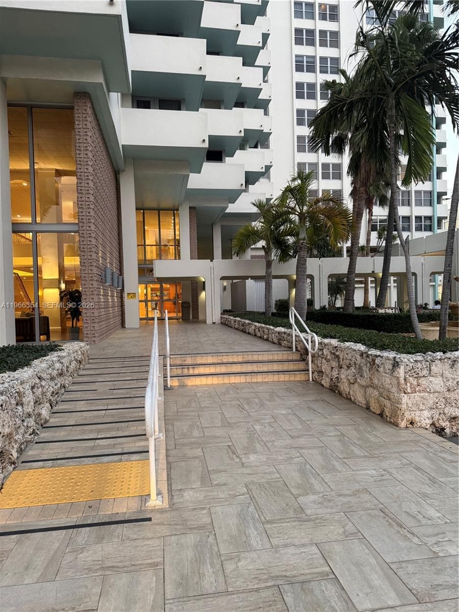 2899 Collins Ave # 936, Miami Beach FL 33140 — 3