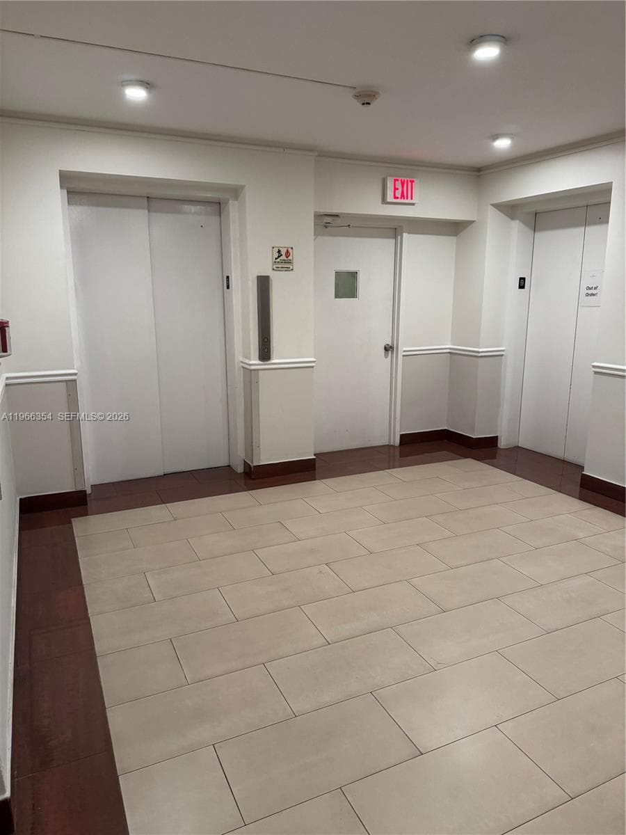 2899 Collins Ave # 936, Miami Beach FL 33140 — 20