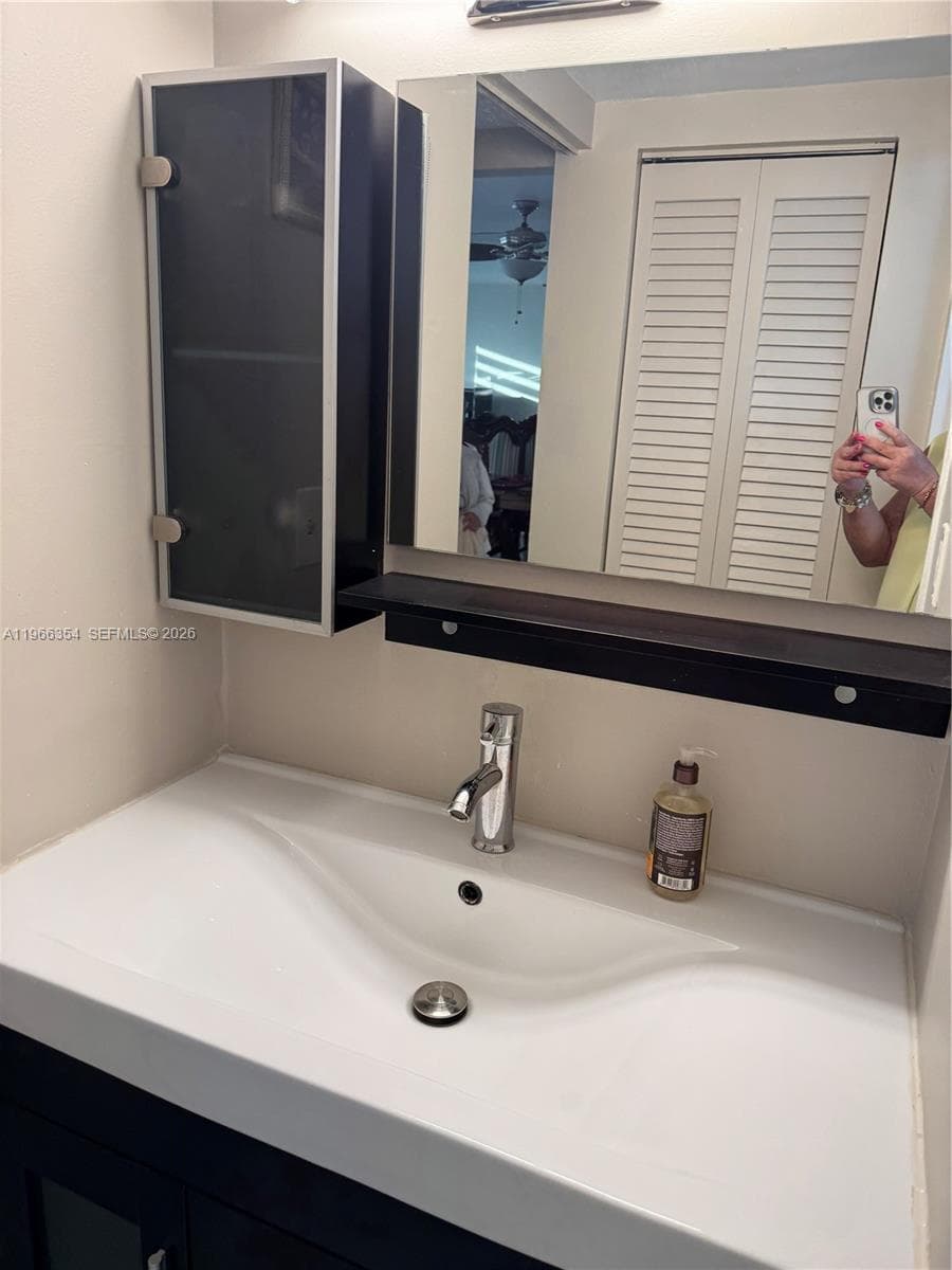 2899 Collins Ave # 936, Miami Beach FL 33140 — 38