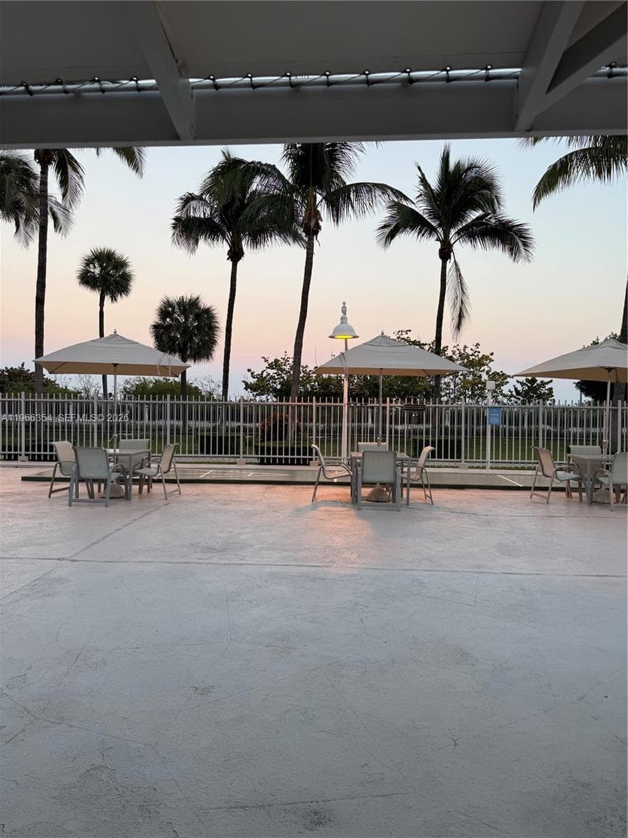2899 Collins Ave # 936, Miami Beach FL 33140 — 10