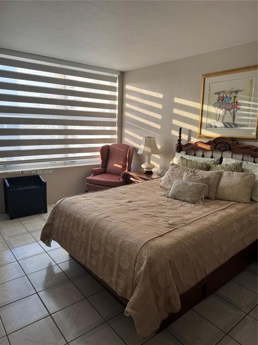 2899 Collins Ave # 936, Miami Beach FL 33140 — 35
