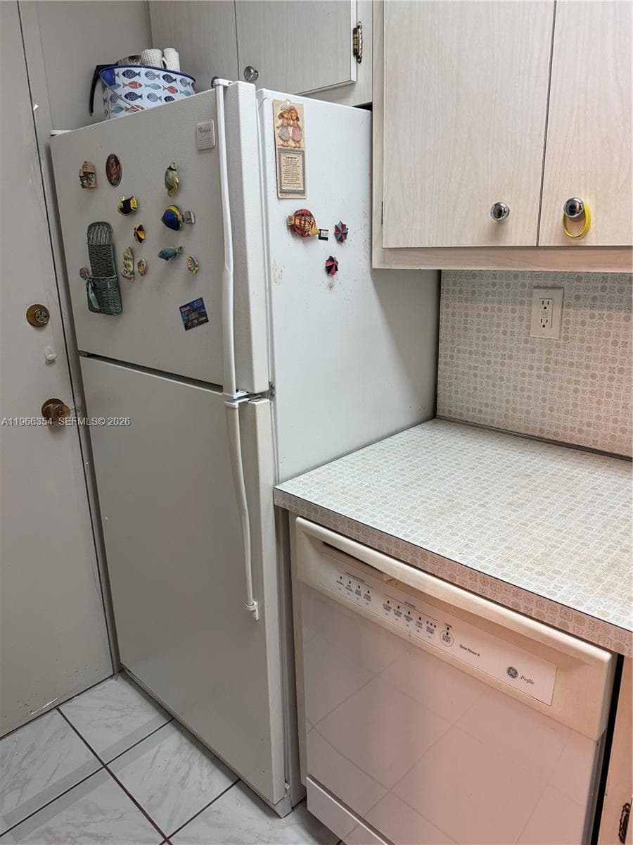 2899 Collins Ave # 936, Miami Beach FL 33140 — 31