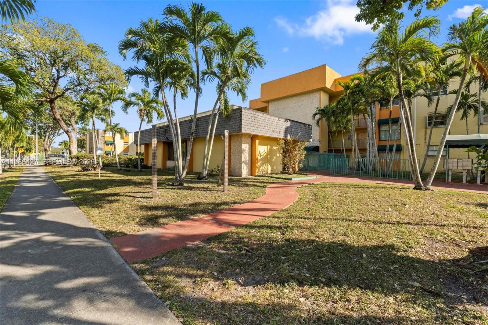 606 W 81st St # 302, Hialeah FL 33014 — 2