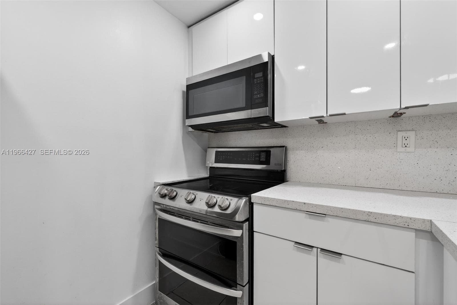 606 W 81st St # 302, Hialeah FL 33014 — 16