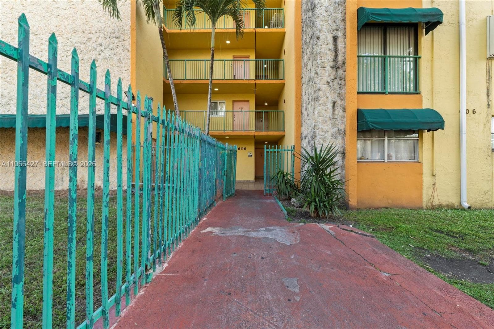 606 W 81st St # 302, Hialeah FL 33014 — 3