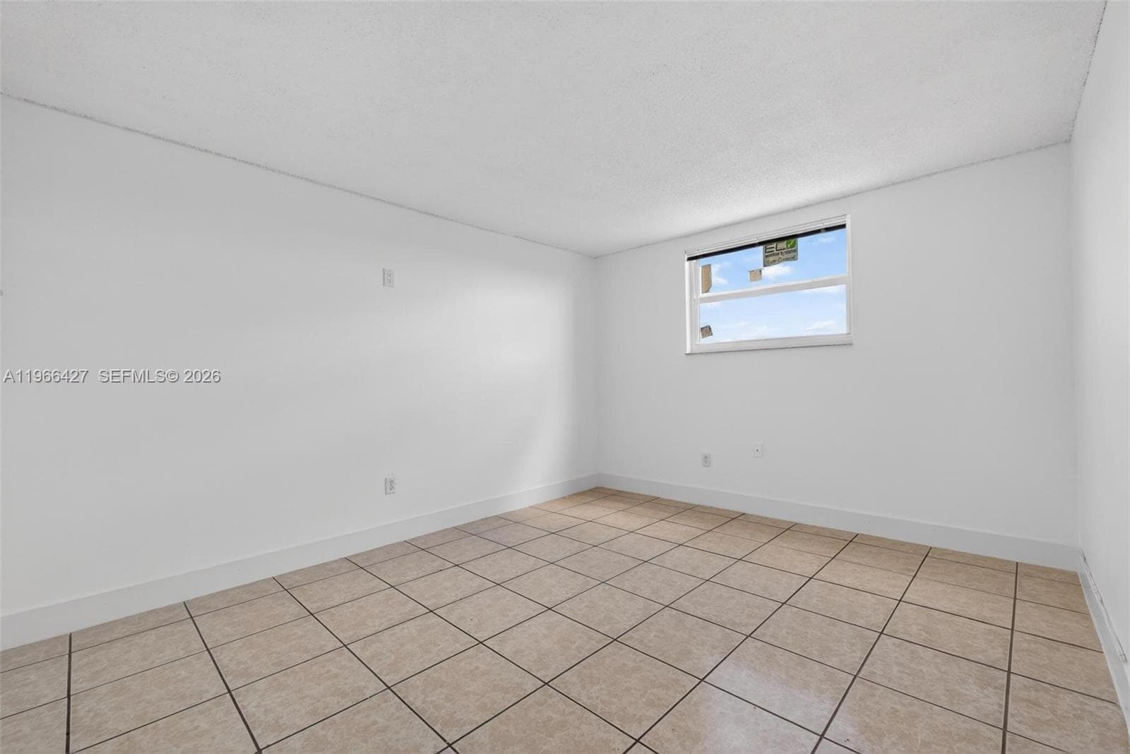 606 W 81st St # 302, Hialeah FL 33014 — 25