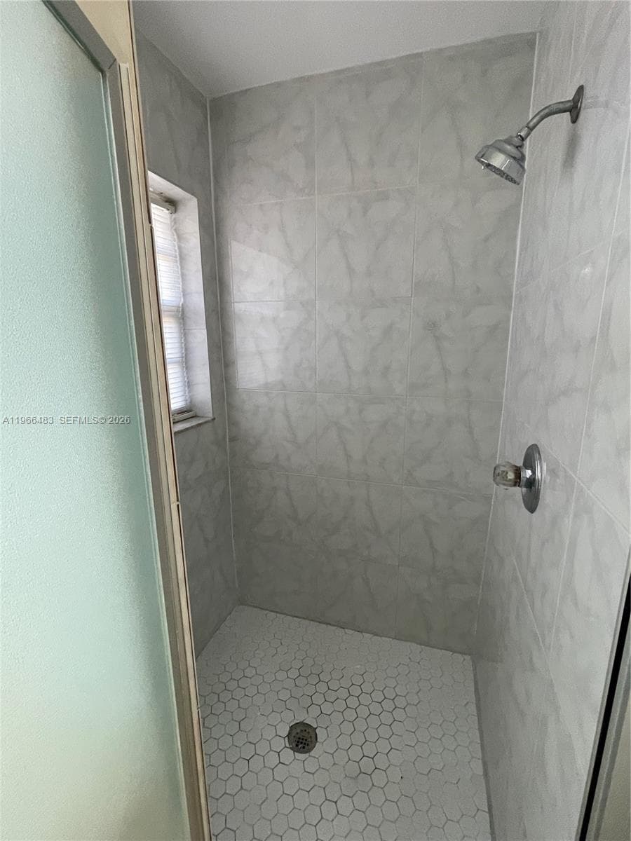 703 NE 195th St # 703, Miami FL 33179 — 12