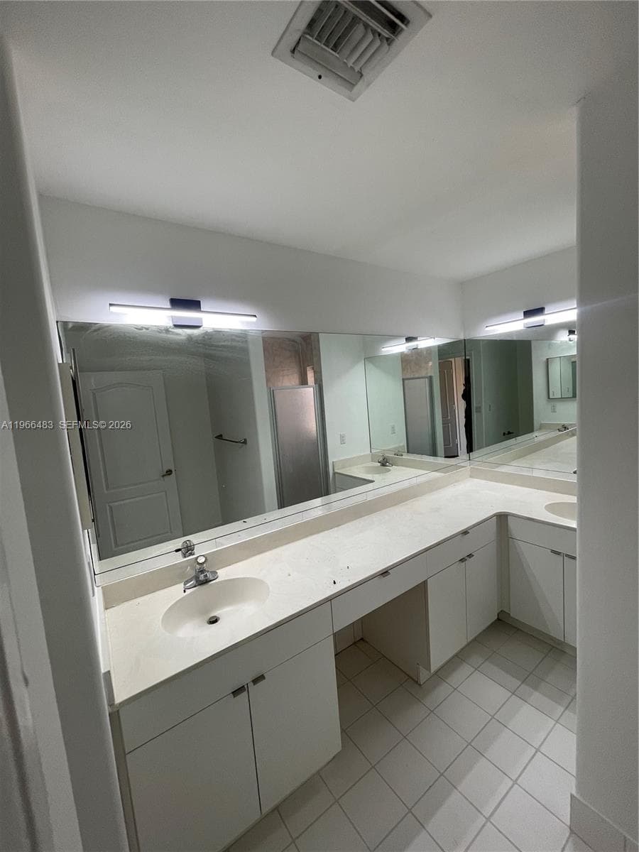 703 NE 195th St # 703, Miami FL 33179 — 21