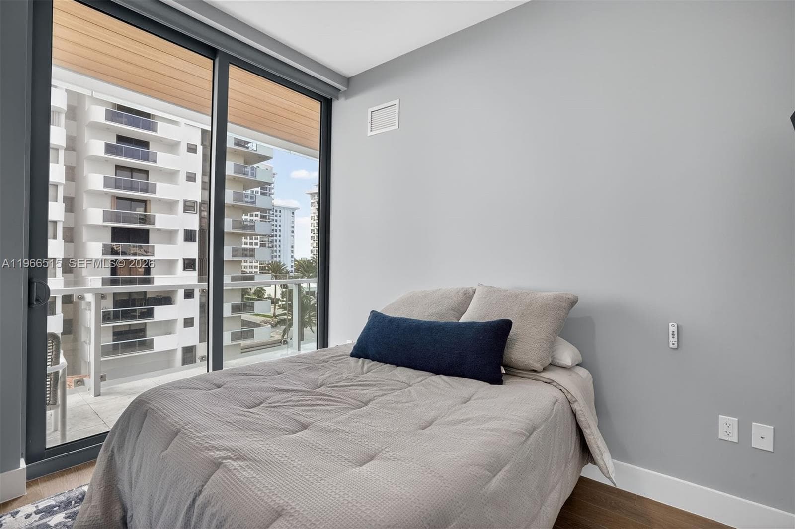 5775 Collins Ave # 506, Miami Beach FL 33140 — 22