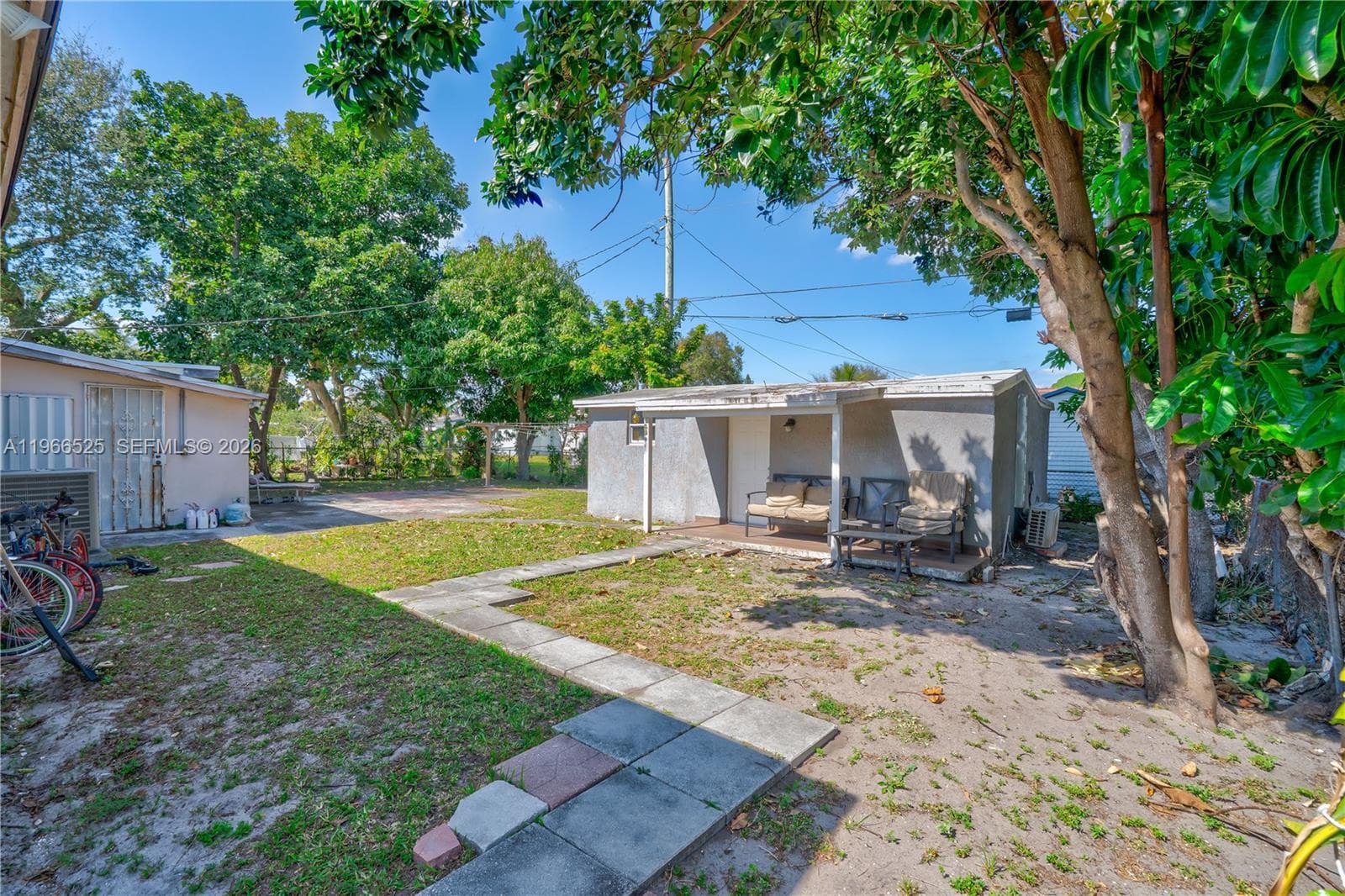 1271 NE 211th St, Miami FL 33179 — 23