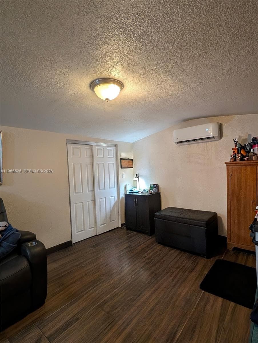 1271 NE 211th St, Miami FL 33179 — 26