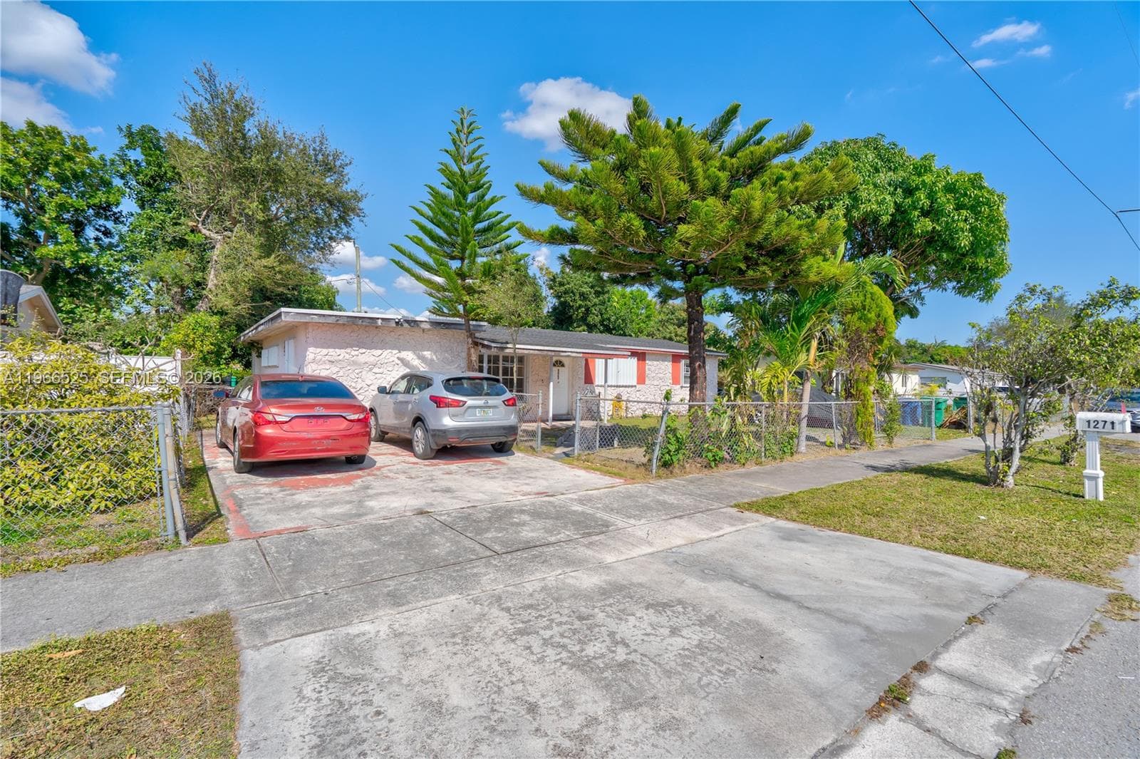 1271 NE 211th St, Miami FL 33179 — 25