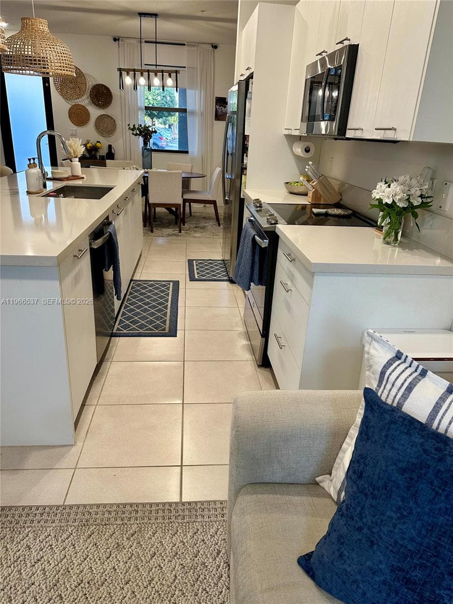 10407 NW 82nd St # 5, Doral FL 33178 — 11