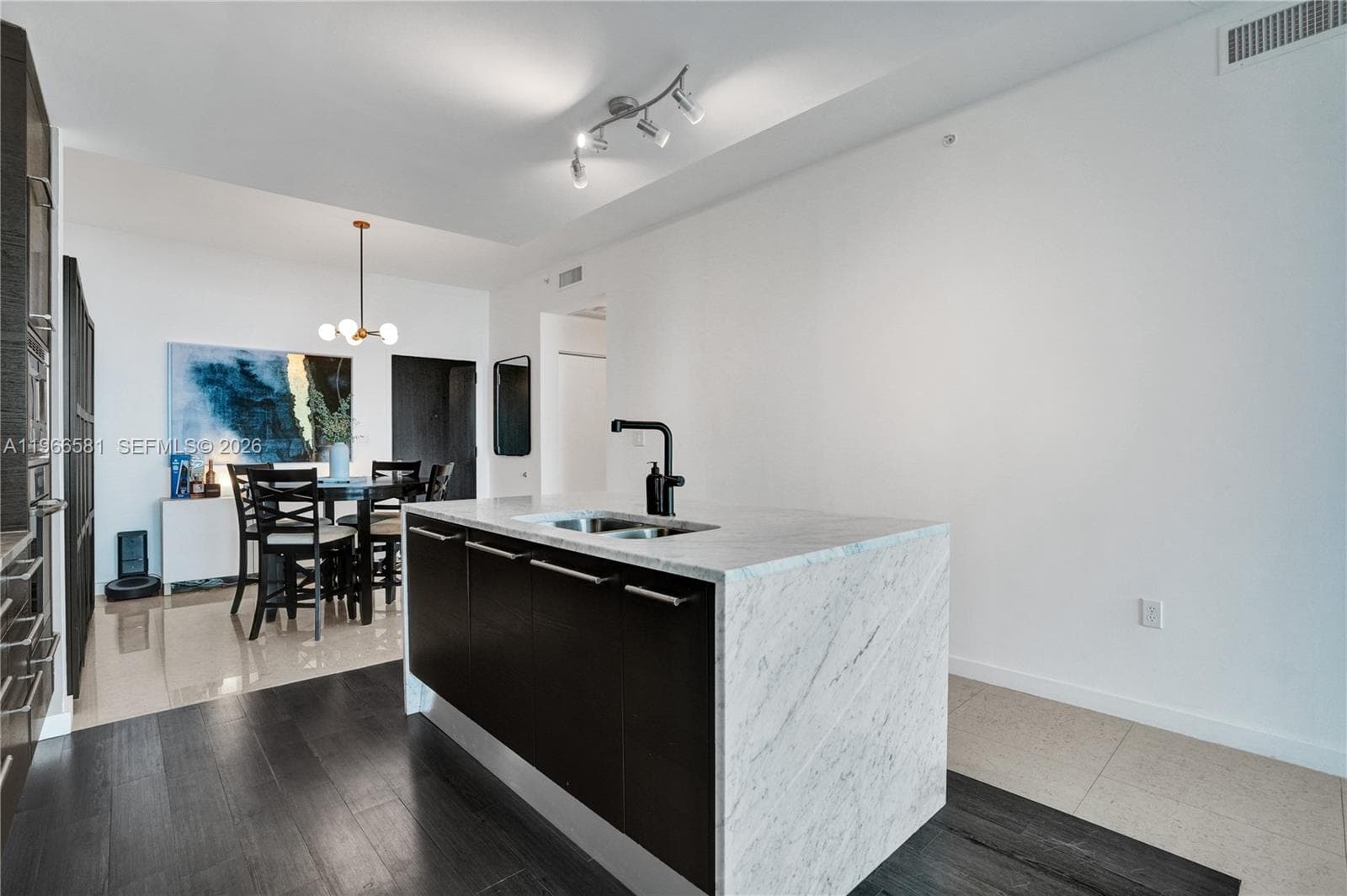 900 Biscayne Blvd # 2907, Miami FL 33132 — 32