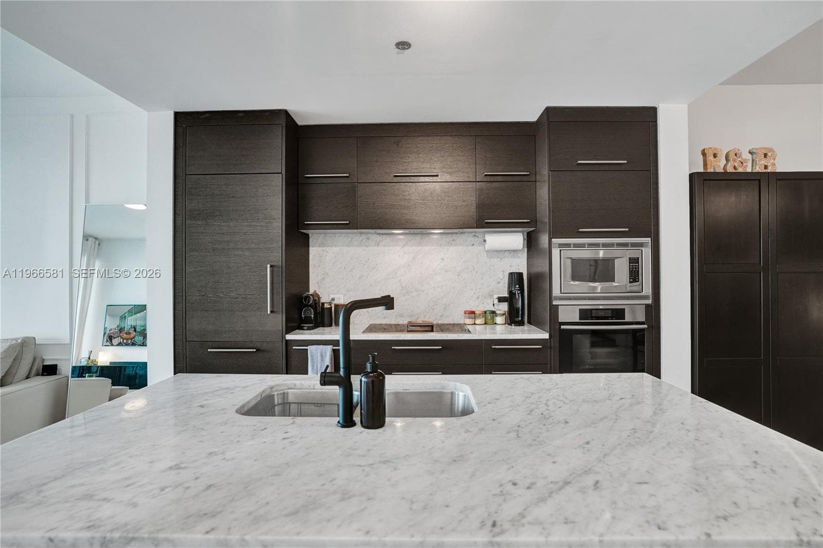 900 Biscayne Blvd # 2907, Miami FL 33132 — 30