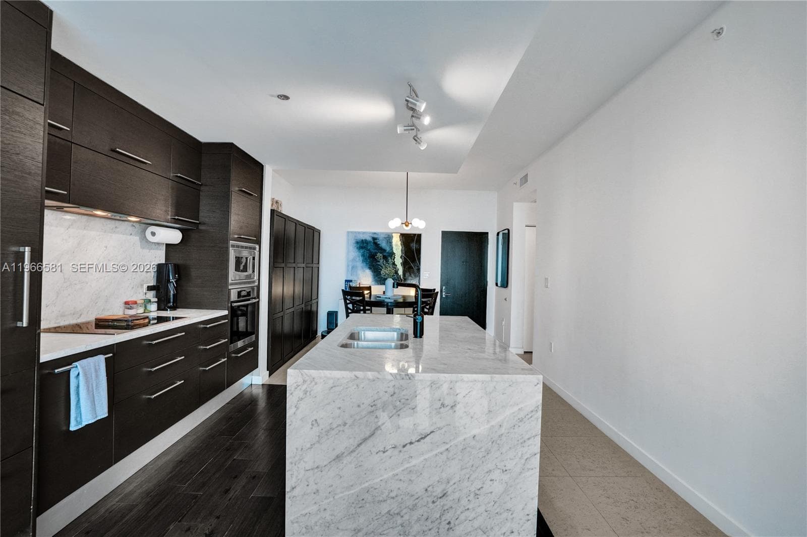 900 Biscayne Blvd # 2907, Miami FL 33132 — 33