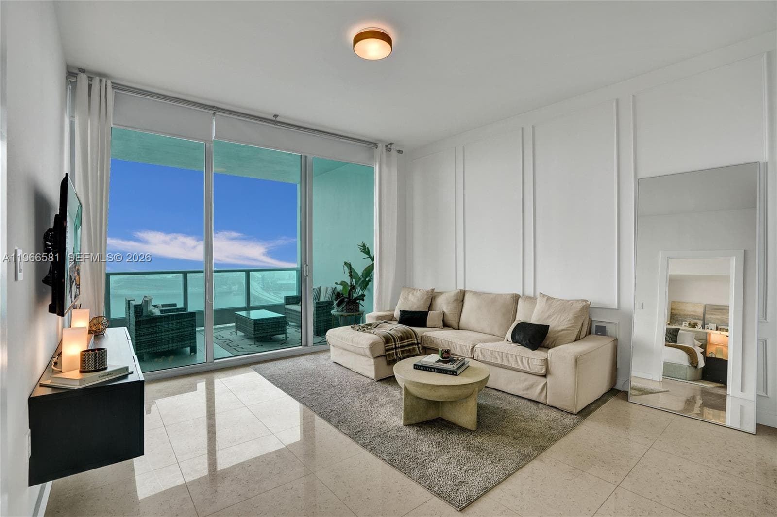 900 Biscayne Blvd # 2907, Miami FL 33132 — 35