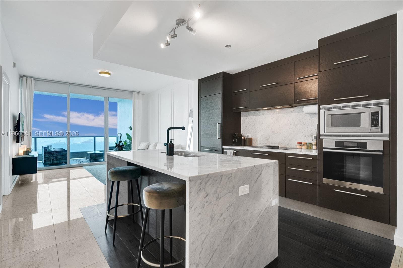 900 Biscayne Blvd # 2907, Miami FL 33132 — 29