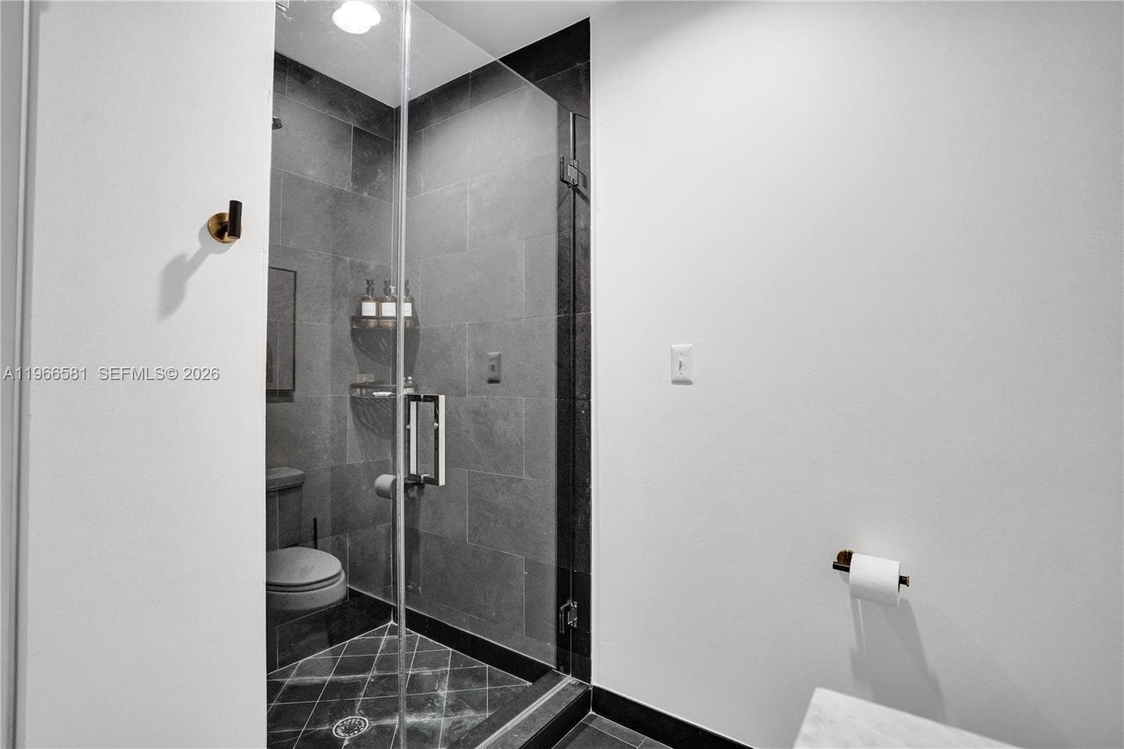 900 Biscayne Blvd # 2907, Miami FL 33132 — 25