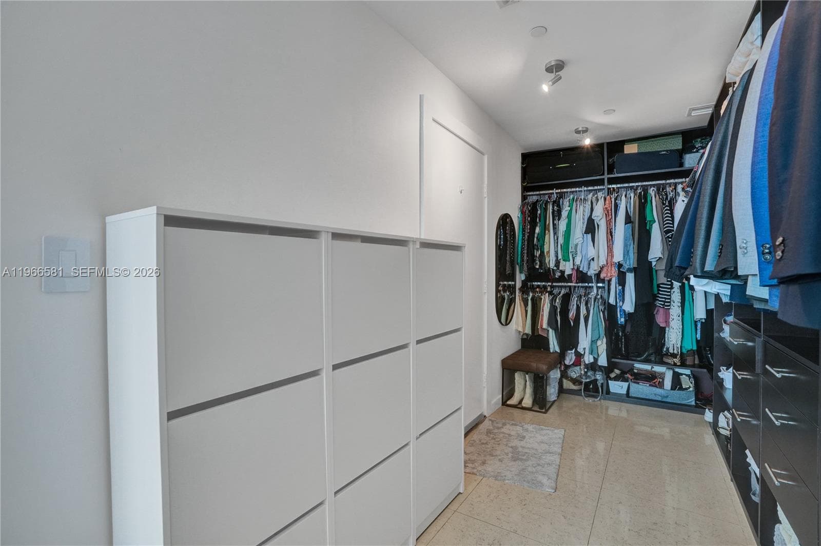 900 Biscayne Blvd # 2907, Miami FL 33132 — 21