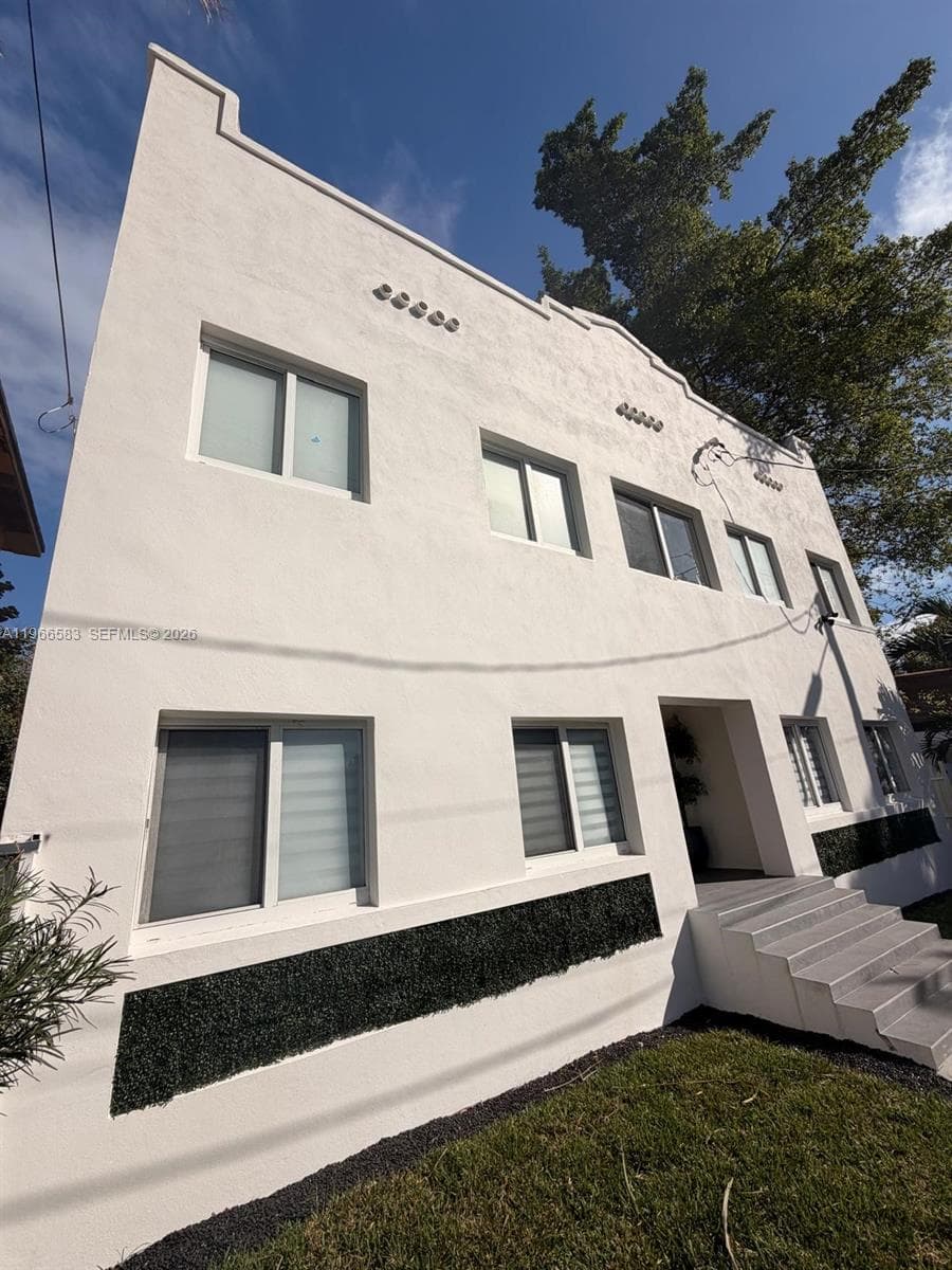 337 SW 10th Ave, Miami FL 33130 — 2