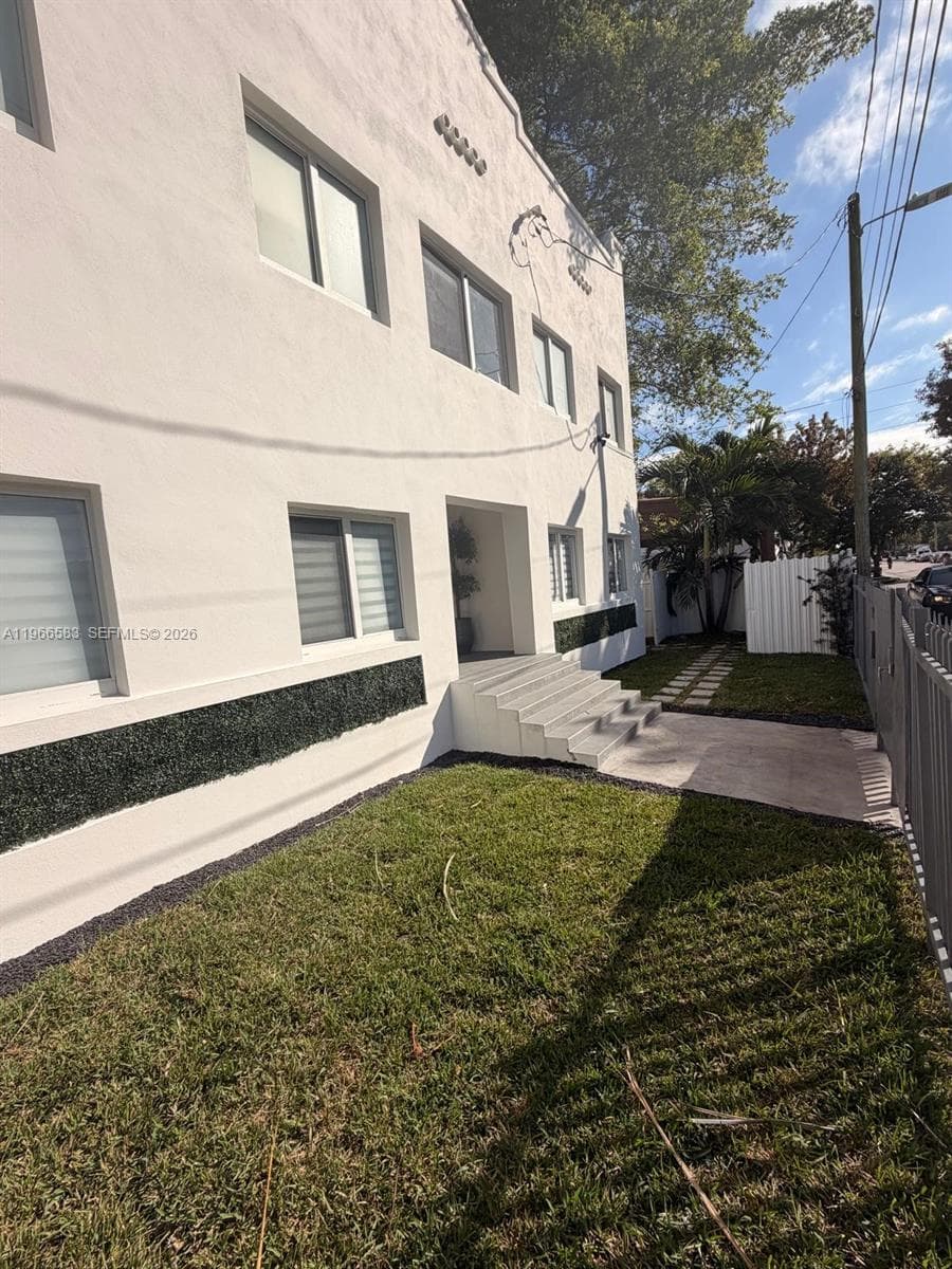 337 SW 10th Ave, Miami FL 33130 — 13
