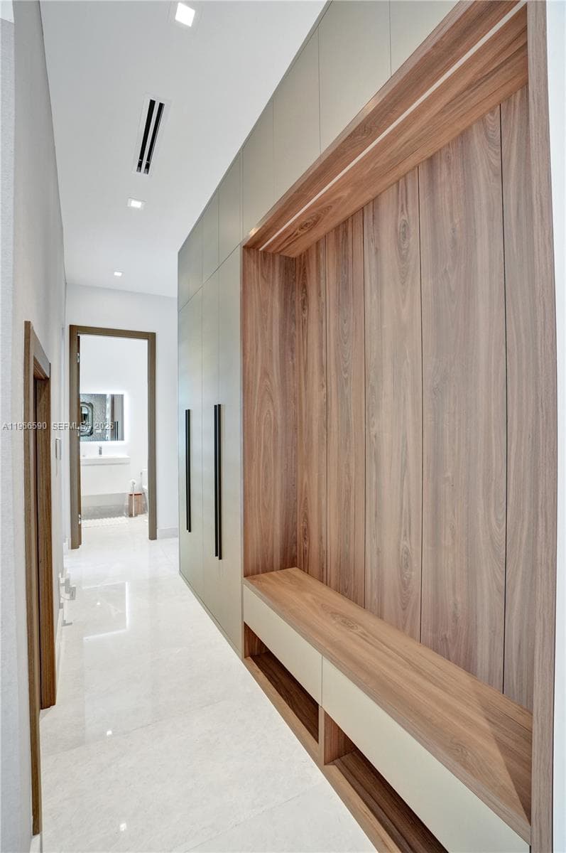 20824 NE 37th Ave # 20824, Aventura FL 33180 — 48