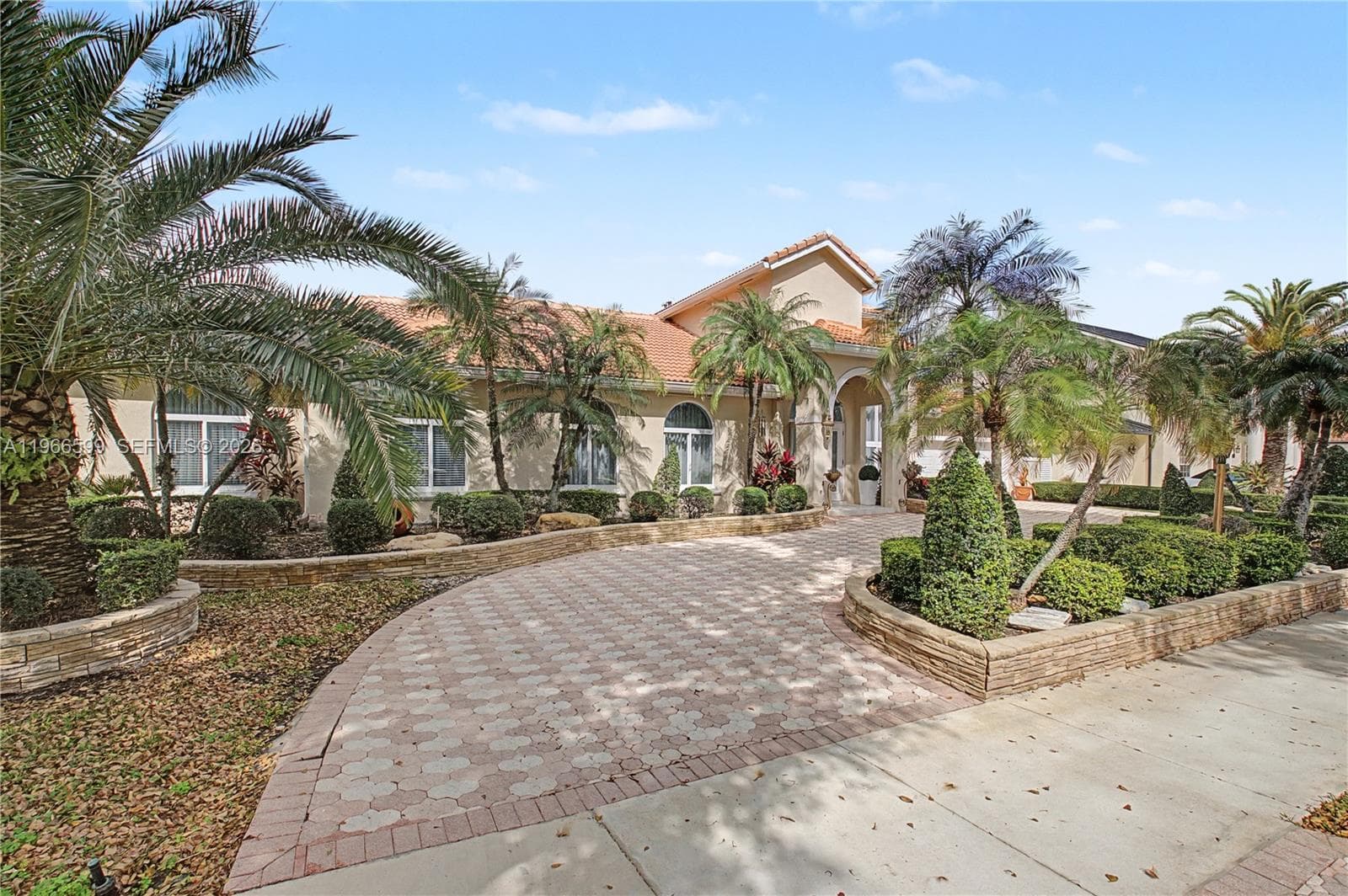 8305 NW 157th Ter, Miami Lakes FL 33016 — 2