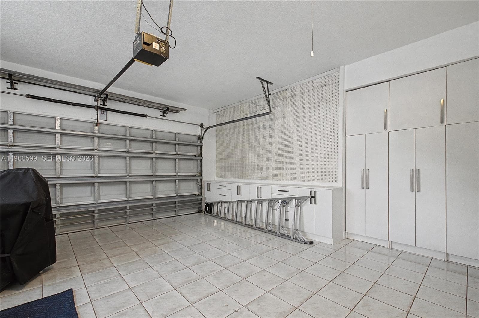 8305 NW 157th Ter, Miami Lakes FL 33016 — 13