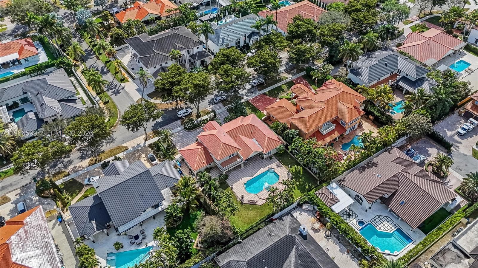 8305 NW 157th Ter, Miami Lakes FL 33016 — 41