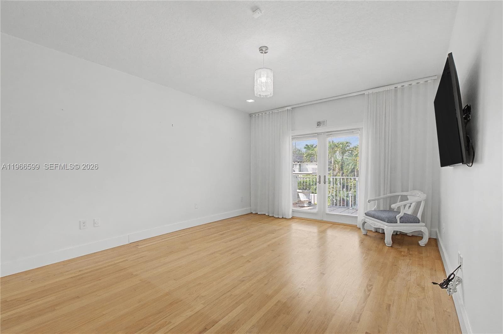 8305 NW 157th Ter, Miami Lakes FL 33016 — 25