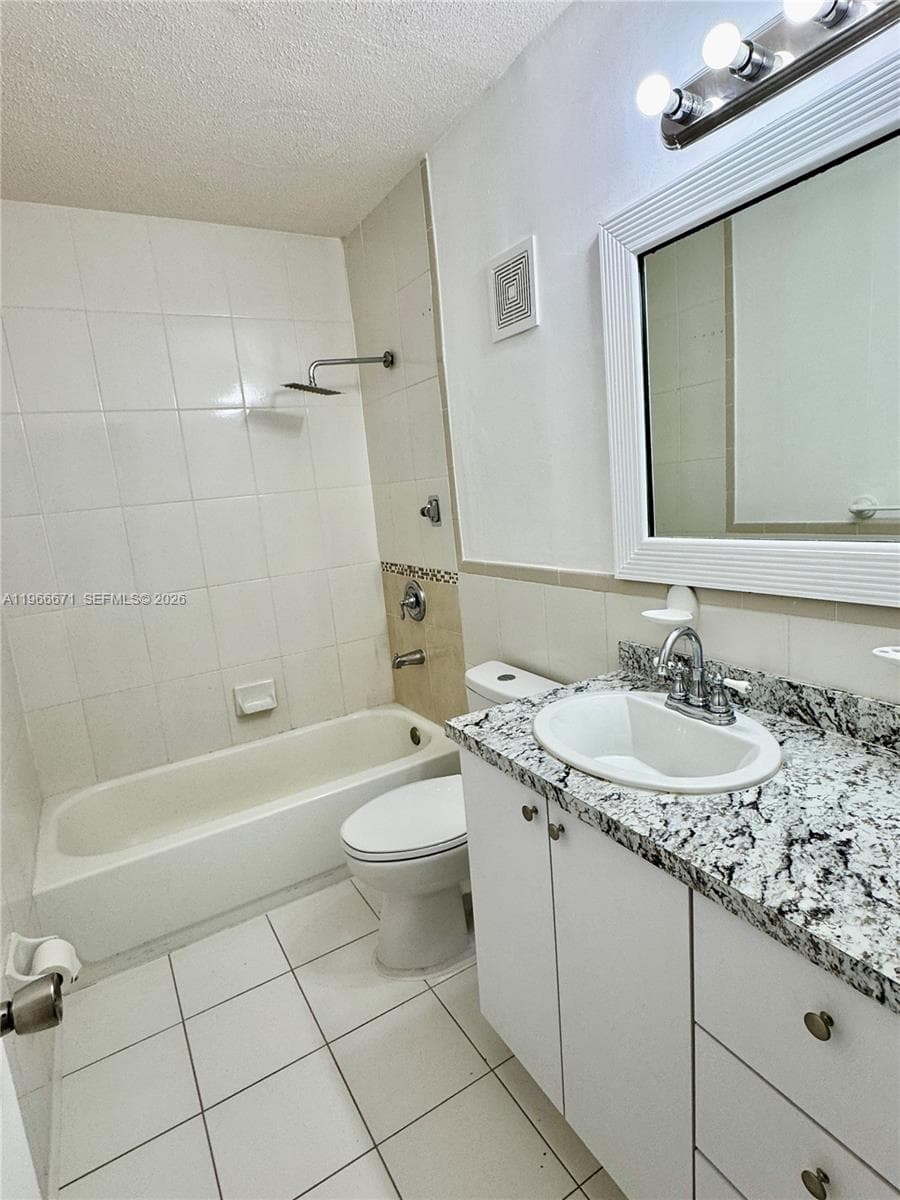 1481 NE 150th St # 102, Miami FL 33161 — 22