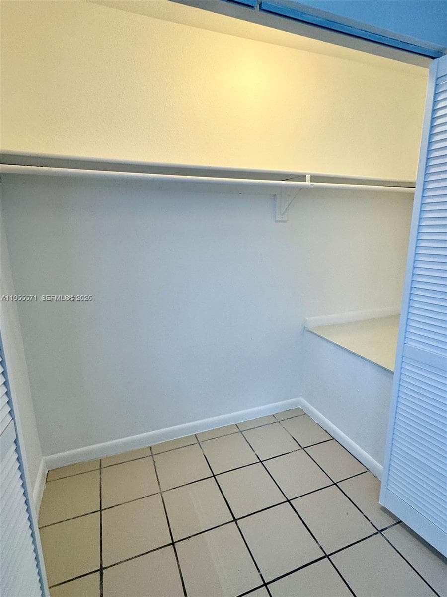1481 NE 150th St # 102, Miami FL 33161 — 25